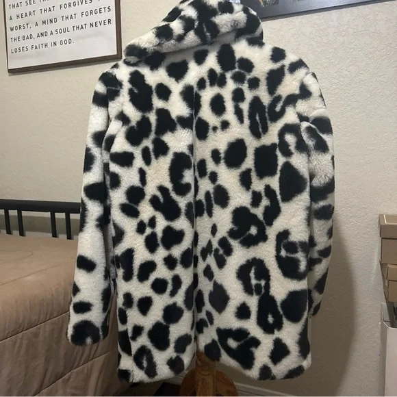 GB chic cow print  Black and White Faux Fur Coat small - Picture 8 of 8